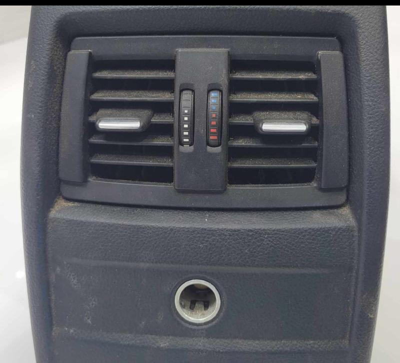 2012 BMW 328i Front Console