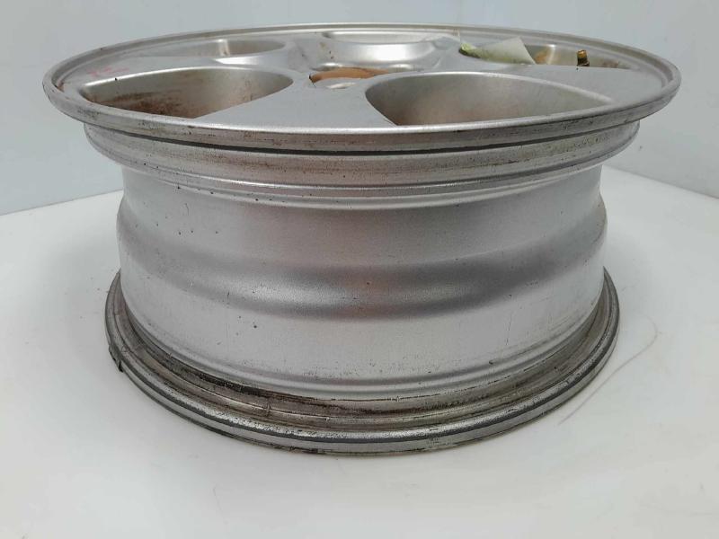 2004 Subaru Forester Wheel