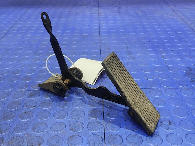 1997-2003 Dodge Dakota Accelerator Pedal Assembly Genuine OEM Part 52079304