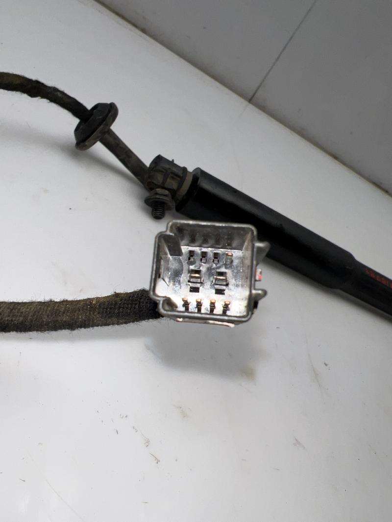2012 - 2017 Volvo XC60 Power Tailgate Hydraulic Lift Cylinder LH Driver Side OEM 31386705