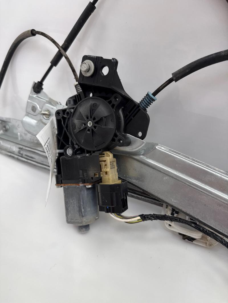2014 Ford Escape Front Door Regulator