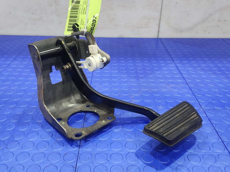 2019 Chevrolet Express 2500 Brake Pedal