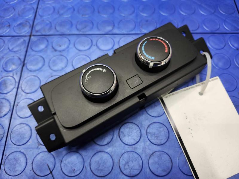 2011-2013 Dodge Durango Rear Temperature Climate Controls OEM 55111866AD