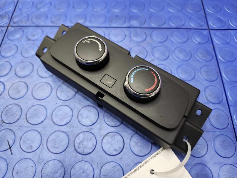2011-2013 Dodge Durango Rear Temperature Climate Controls OEM 55111866AD