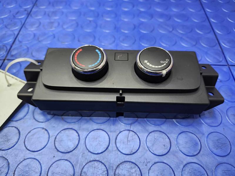 2011-2013 Dodge Durango Rear Temperature Climate Controls OEM 55111866AD