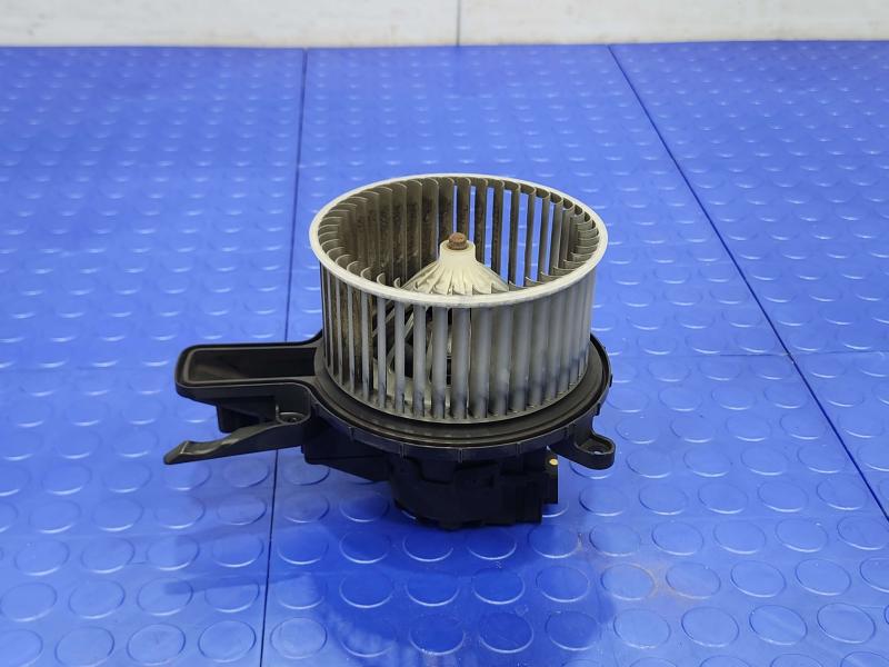 2015 Chevrolet Tahoe Blower Motor