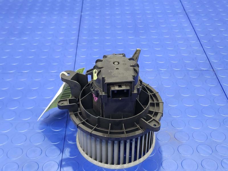 2015 Chevrolet Tahoe Blower Motor