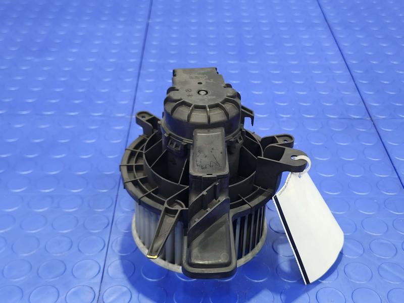2015 Chevrolet Tahoe Blower Motor