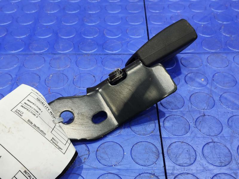 2020 Jeep Renegade Rear Seat Belt