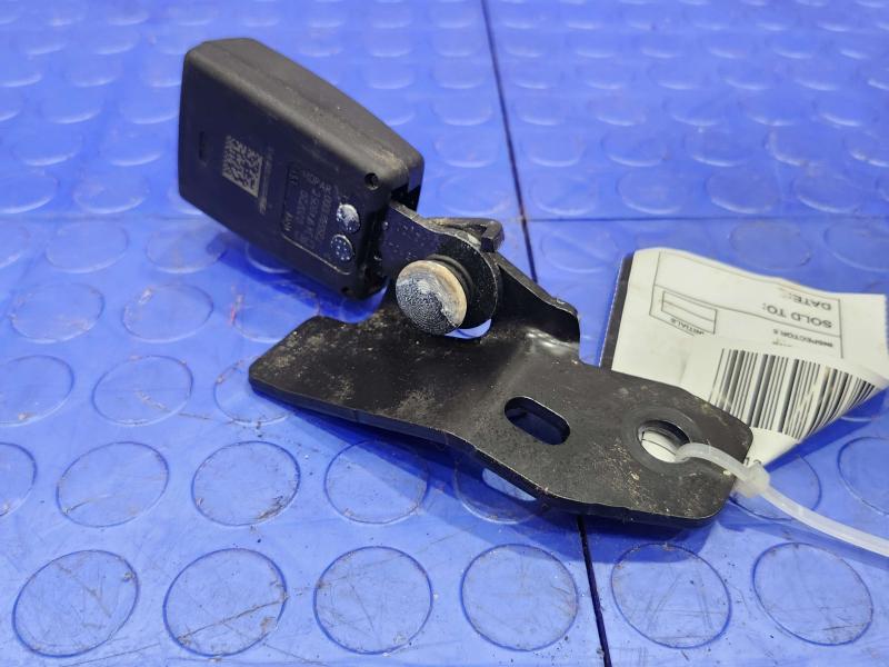 2020 Jeep Renegade Rear Seat Belt