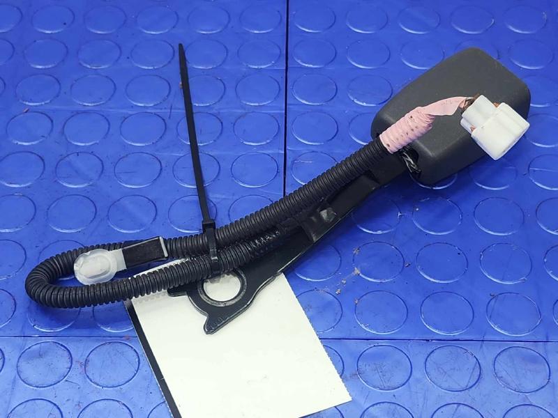 2014 Toyota Prius Front Seat Belt