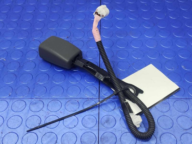 2014 Toyota Prius Front Seat Belt
