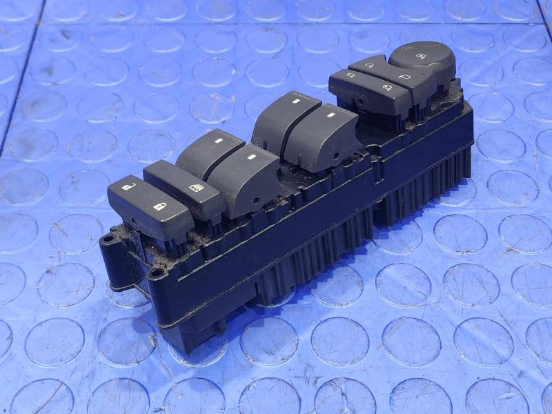 2007 Cadillac Escalade ESV Door Switch Front