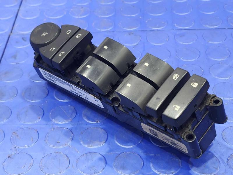 2007 Cadillac Escalade ESV Door Switch Front