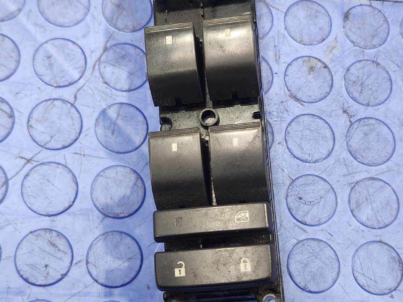 2007 Cadillac Escalade ESV Door Switch Front