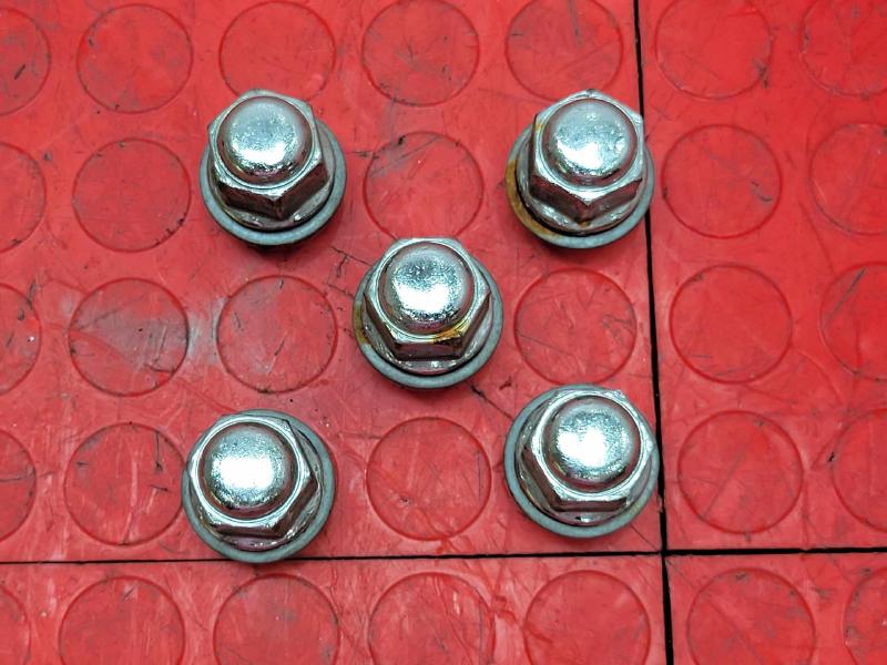2020 Kia Stinger Lug Nuts