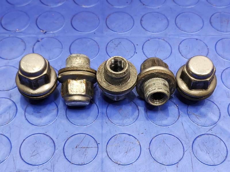 2006 Toyota Tacoma Lug Nuts