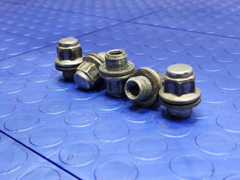 2006 Toyota Tacoma Lug Nuts