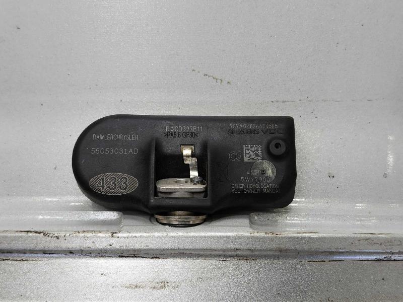 2009 Volkswagen Routan Wheel