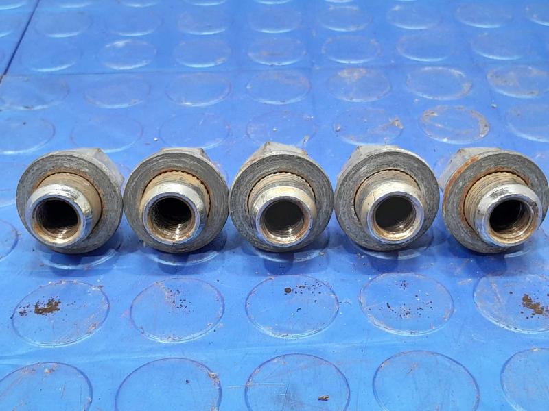 2014 Toyota RAV4 Lug Nuts