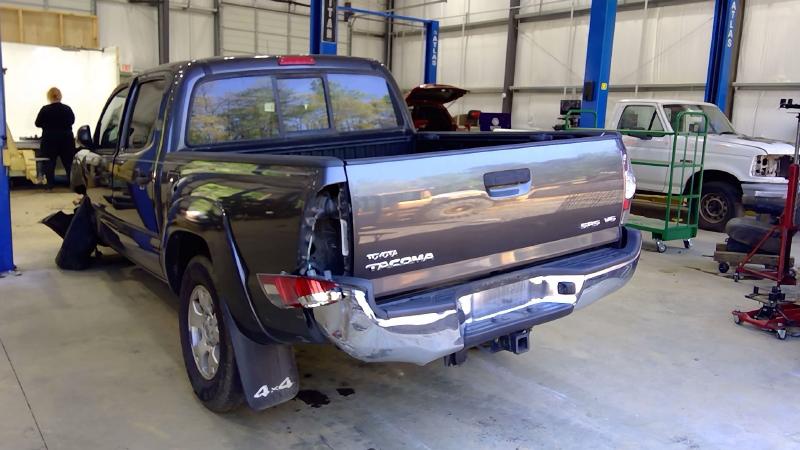 2011 Toyota Tacoma Front Door Regulator