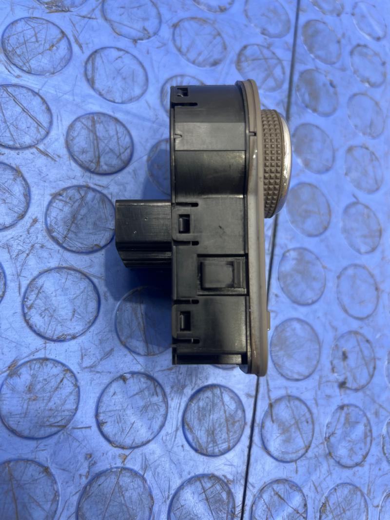 2018 Chevrolet Cruze Headlight Switch (Dash Mtd)
