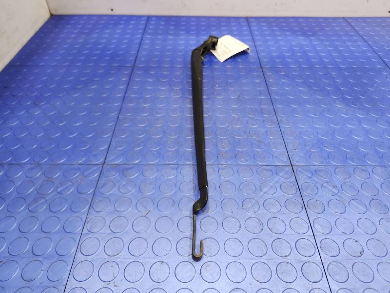 2013 Toyota Prius Wiper Arm