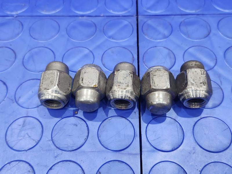 2011 Kia Sorento Lug Nuts