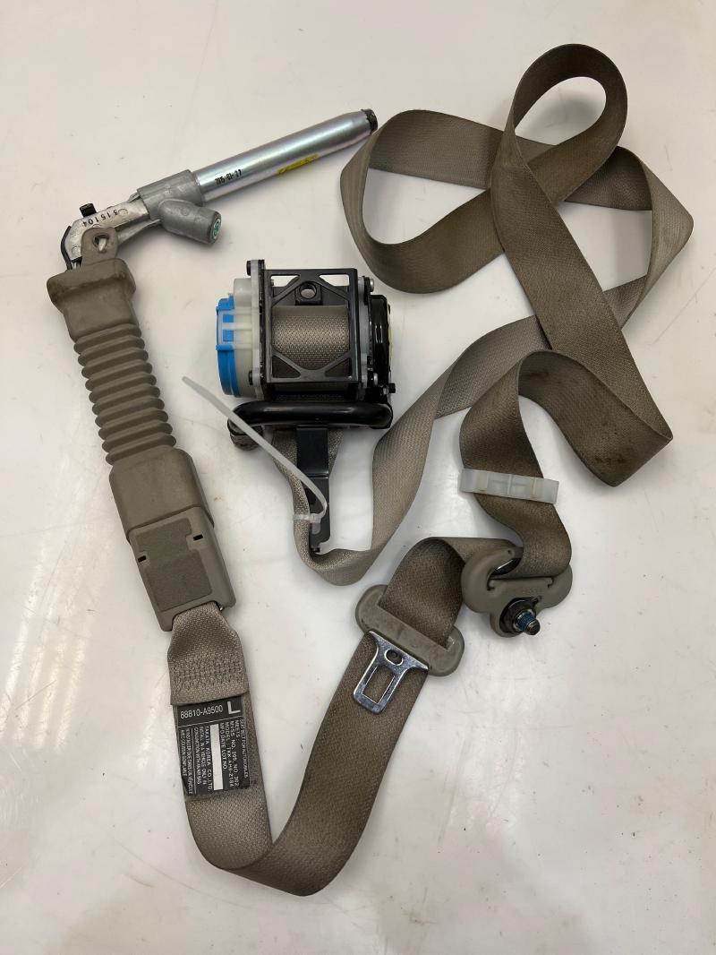 2016 Kia Sedona Front Seat Belt