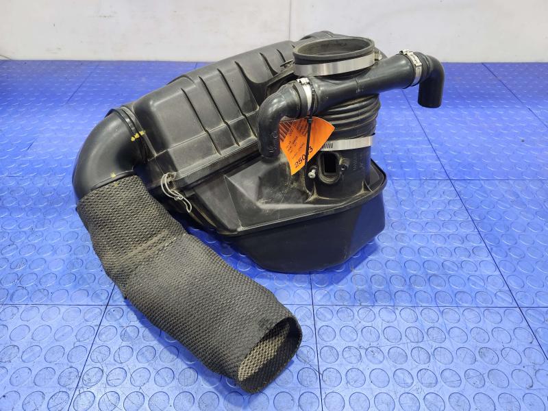 2011 Maserati Quattroporte Air Cleaner