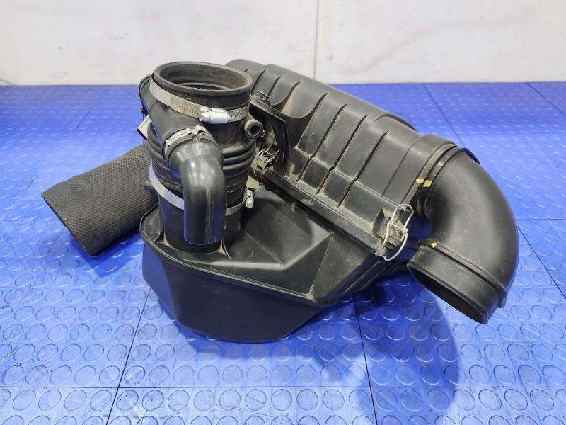 2011 Maserati Quattroporte Air Cleaner