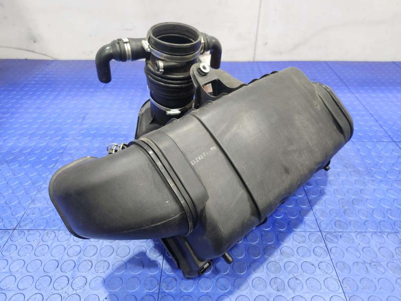 2011 Maserati Quattroporte Air Cleaner
