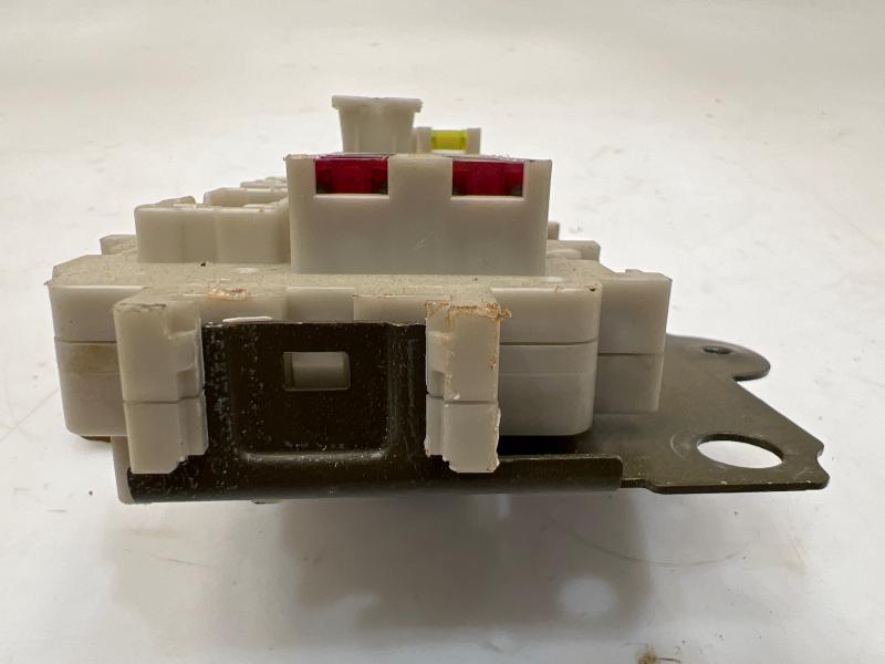 2005 Nissan Frontier Cabin Fuse Box Junction Block OEM