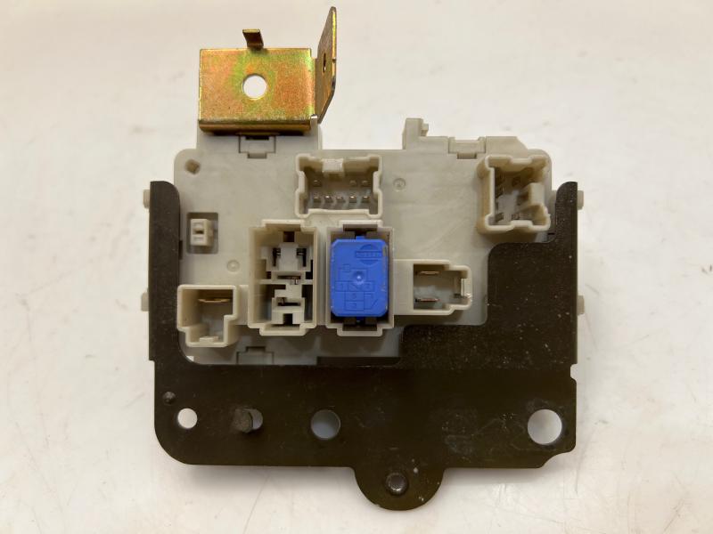 2005 Nissan Frontier Cabin Fuse Box Junction Block OEM