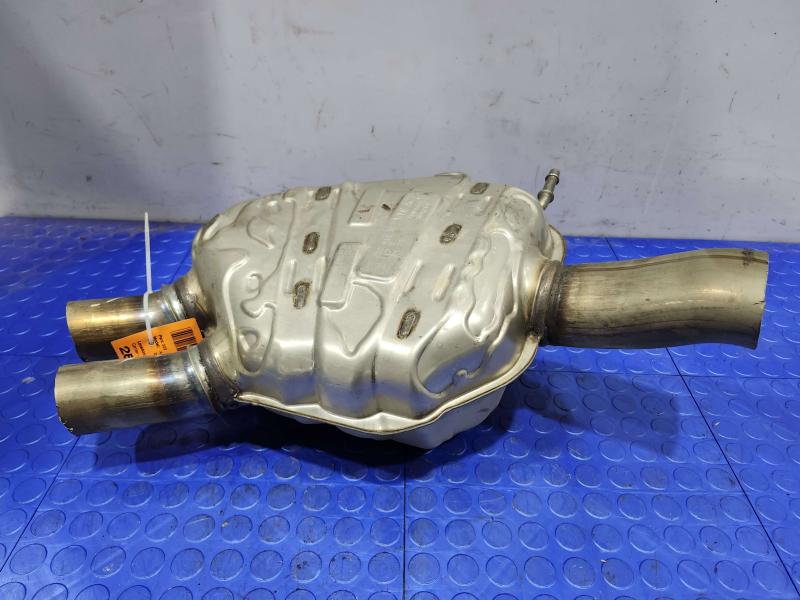 2017-2019 Audi Q7 3.0L Center Intermediate Exhaust Muffler OEM 4M0253181AN