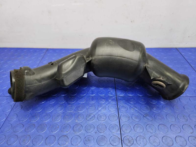 2009-2010 Volkswagen Routan Engine Air Intake Hose Genuine OEM 7B0129609