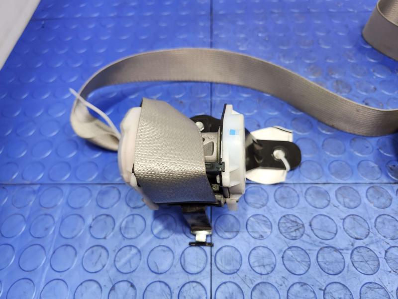 2016 Kia Sedona Rear Seat Belt