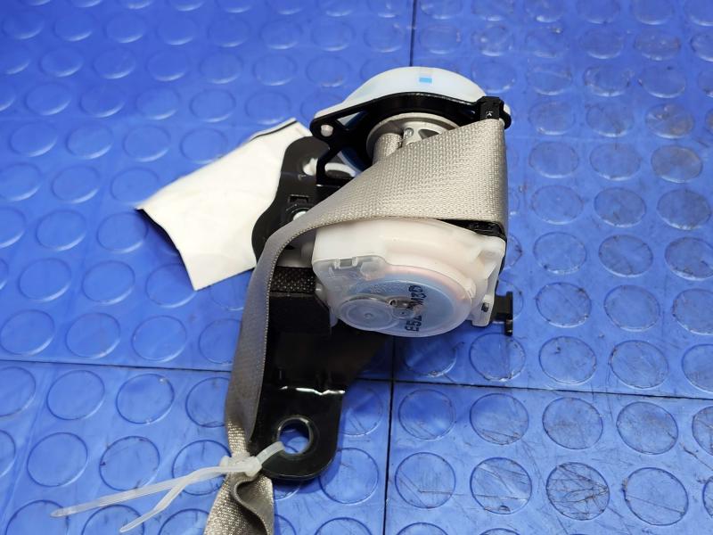 2016 Kia Sedona Rear Seat Belt