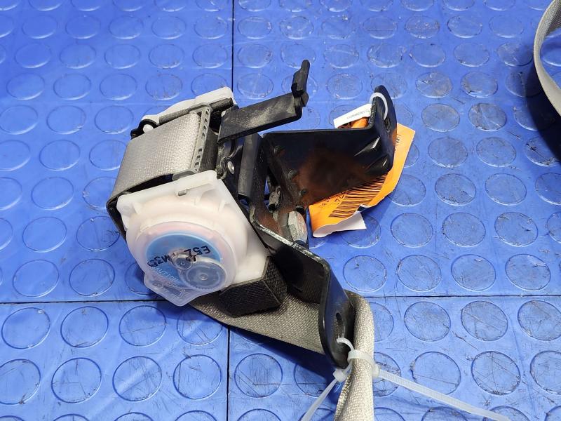 2016 Kia Sedona Rear Seat Belt