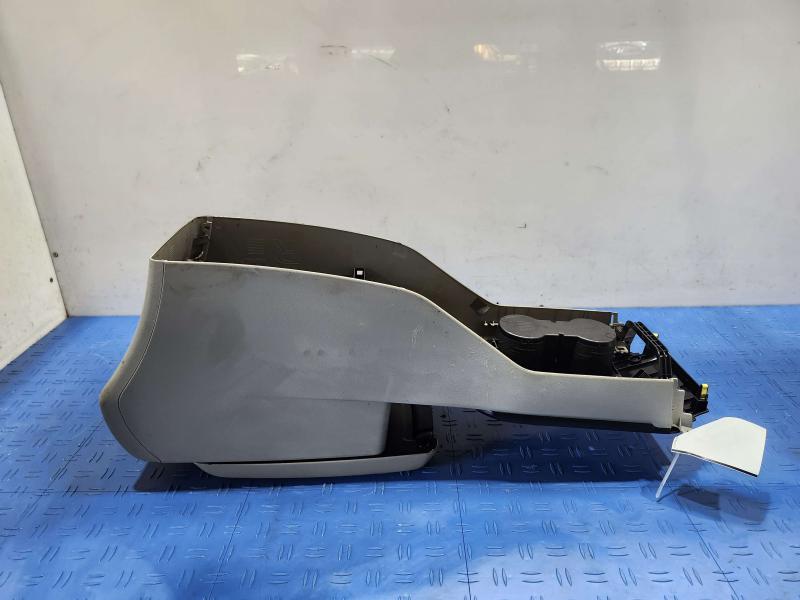 2013 Toyota Camry Front Console