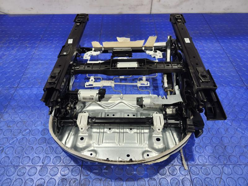 2017 BMW X1 Seat Track
