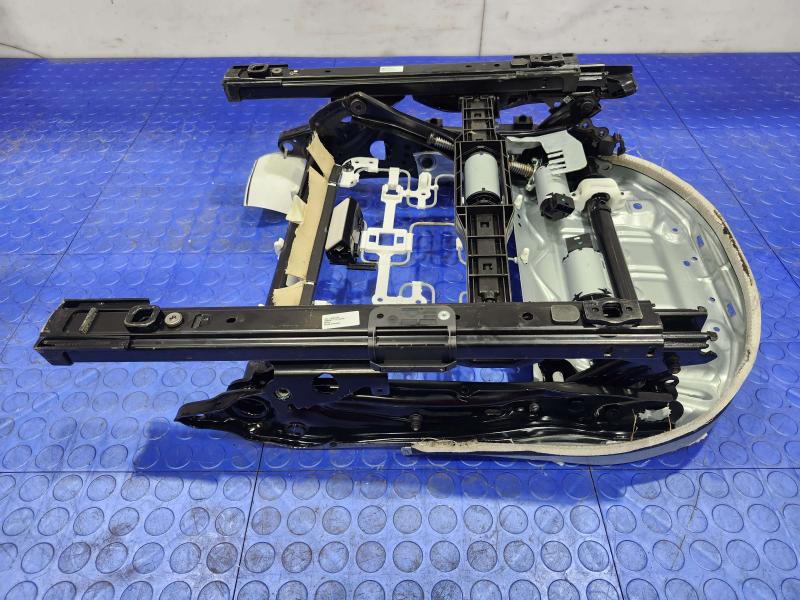 2017 BMW X1 Seat Track