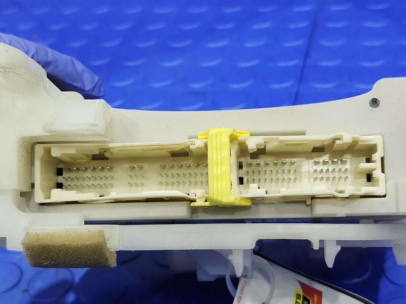 2011-2015 Toyota Prius 1.8L Instrument Panel Junction Block OEM 82730-47510