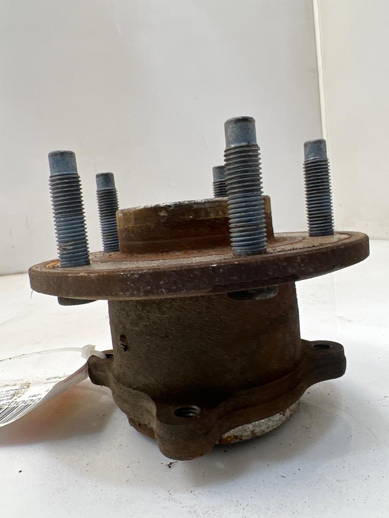 2012 Chevrolet Volt Hub