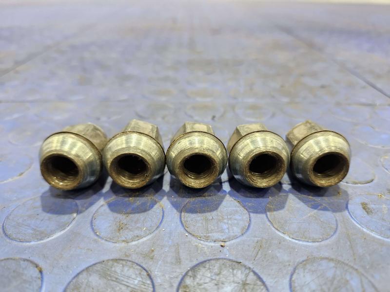 2007 Dodge Grand Caravan Lug Nuts