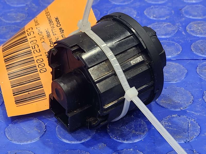 2013 Ford F-250 Super Duty Headlight Switch (Dash Mtd)