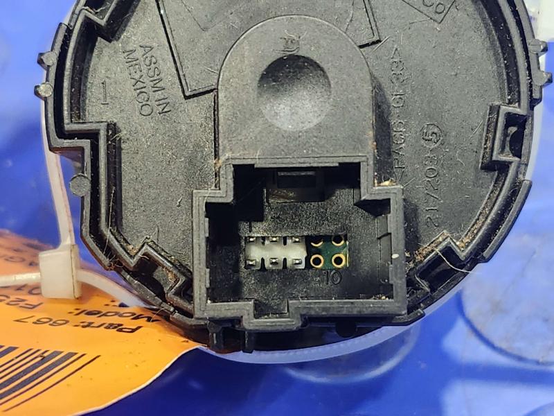 2013 Ford F-250 Super Duty Headlight Switch (Dash Mtd)