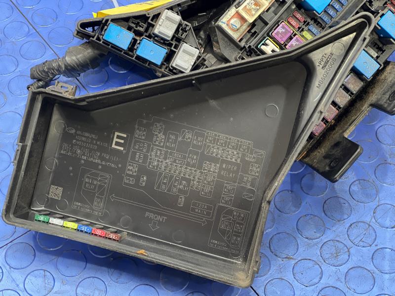 2014 Subaru Legacy Engine Fuse Box