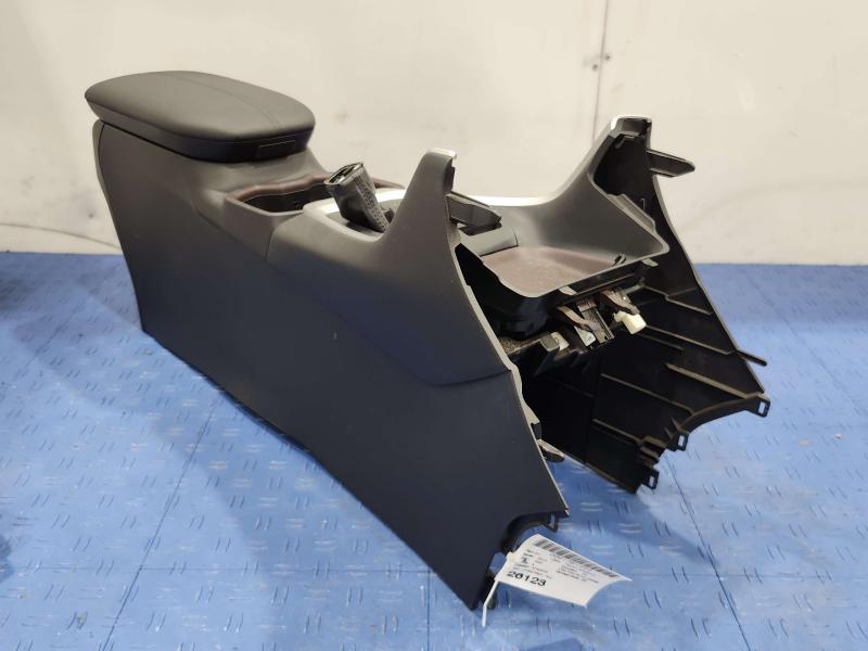 2020 Toyota RAV4 Front Console