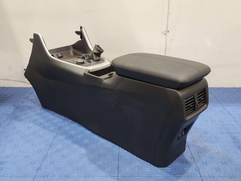 2020 Toyota RAV4 Front Console